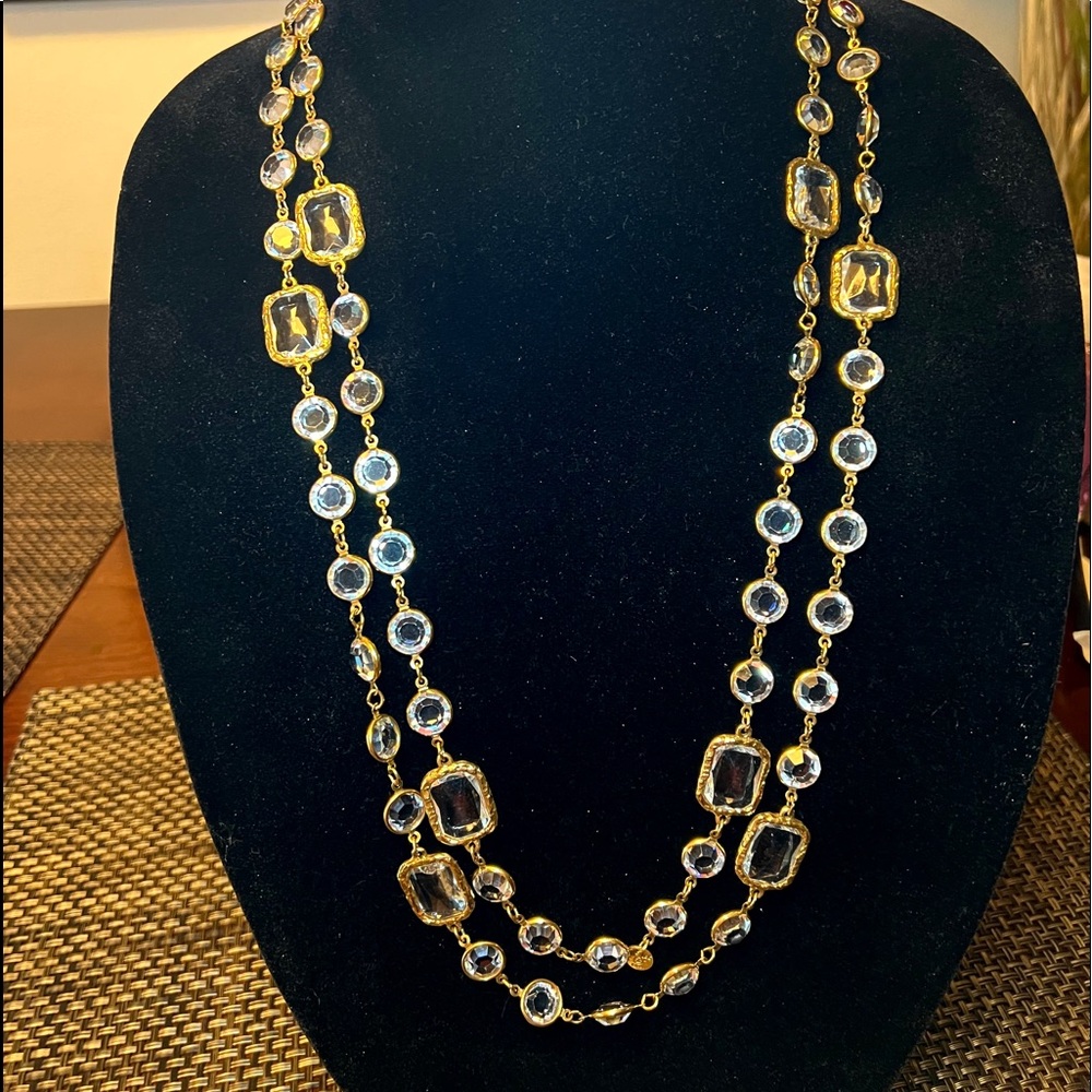 CHANEL AUTHENTIC VINTAGE NECKLACE. Good condition. Please see pictures